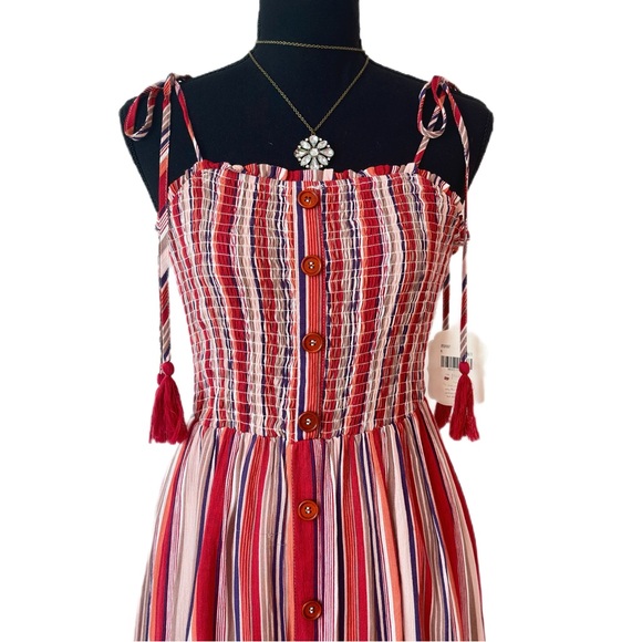 Altar'd State Dresses & Skirts - ALTAR’D STATE ~ Red and White Dress w/Elastic Tube Top Design Adjustable Straps